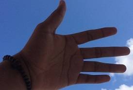 f9f4734f22599242ff26e20af743b23f.jpg 人的一生会遇到不同的困境,今年的疫情,让很多人失去工作,很多企业难以生存、负债累累被逼宣布破产。每个人都想让自己的财运亨通,那么怎么通过手机号码数字能量来分析我们的财运呢?