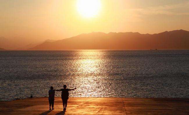 下面我们来看一段故事,通过一段故事,我们来看下手机号码的有趣故事,靓号放在您的面前,您却没有好好的珍惜,失去之后才后悔莫及。